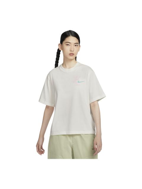 Nike (WMNS) Nike Sportswear Boxy T-Shirt Asia Sizing 'Sail' HM4581-133