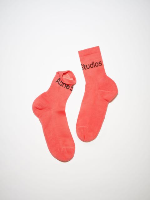 Acne Studios Ribbed logo socks - Blossom pink