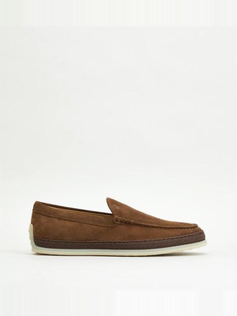 SLIP-ONS IN SUEDE - BROWN