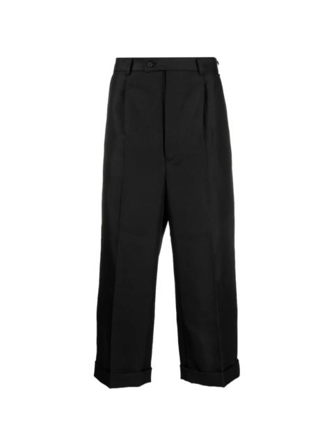 high-waisted cropped trousers