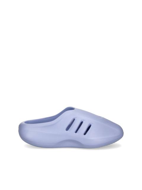 Adifom IIInfinity round-toe slippers