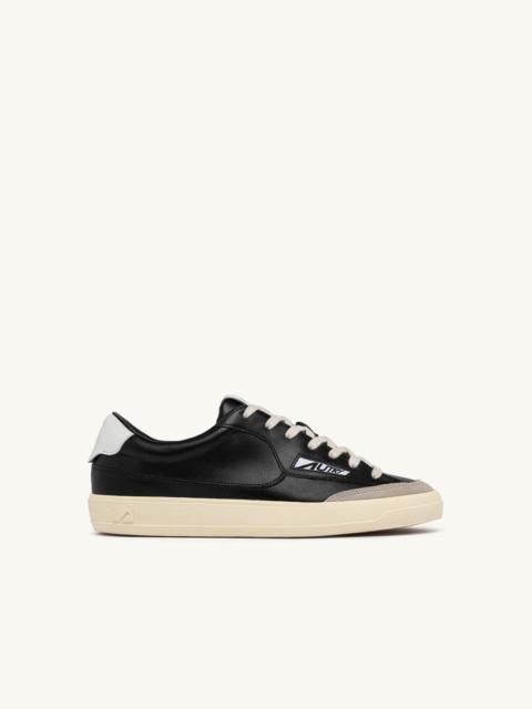 AUTRY WINDSCAPE LOW SNEAKERS IN BLACK AND WHITE LEATHER