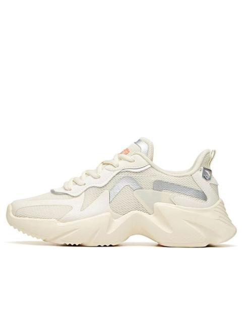 ANTA (WMNS) ANTA Running Series Sneakers 'Ivory Grey' 922035583-1