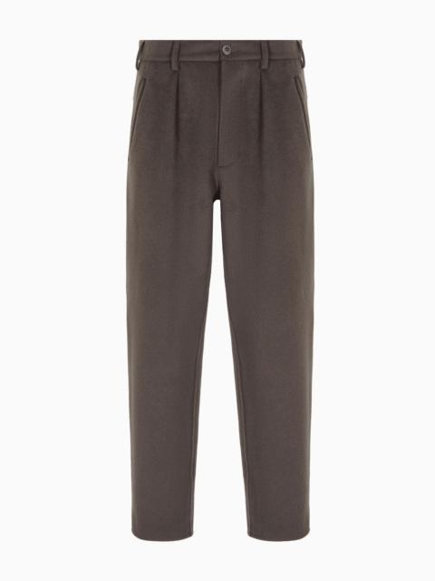 One-pleat trousers in double cashmere cloth