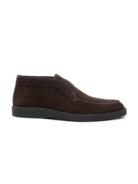 Men’s brown suede desert boot