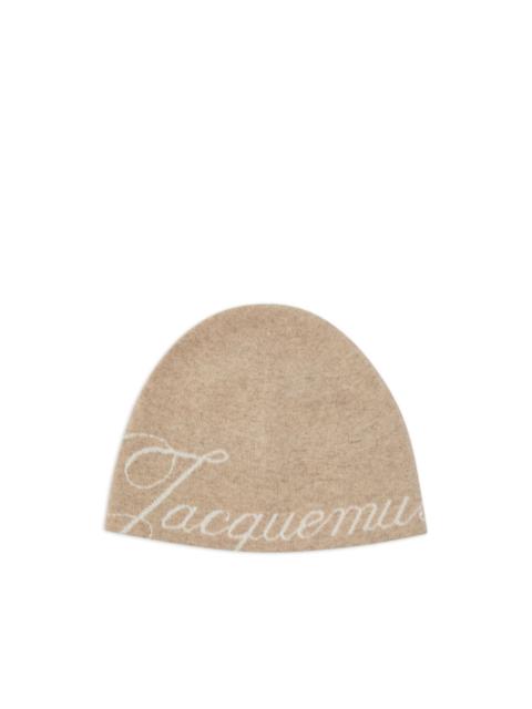 JACQUEMUS logo-intarsia beanie hat