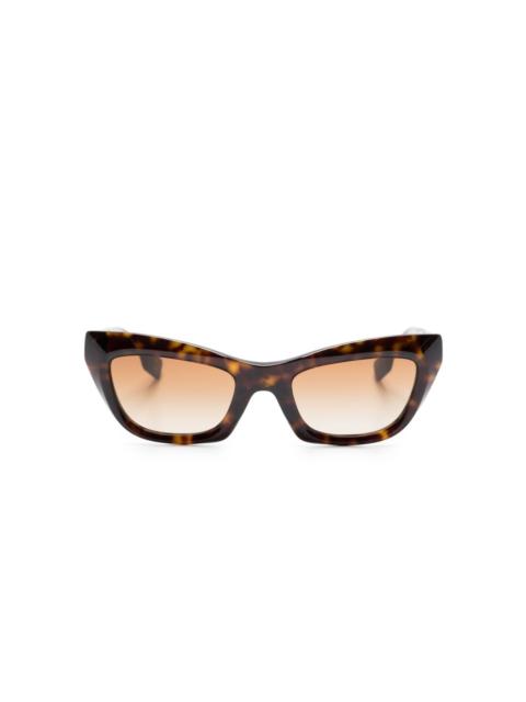 Burberry logo lettering-plaque tinted sunglasses