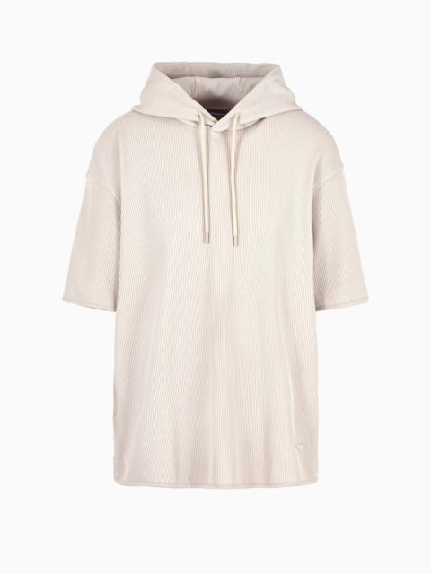 Short-sleeved hooded jumper in canneté jersey