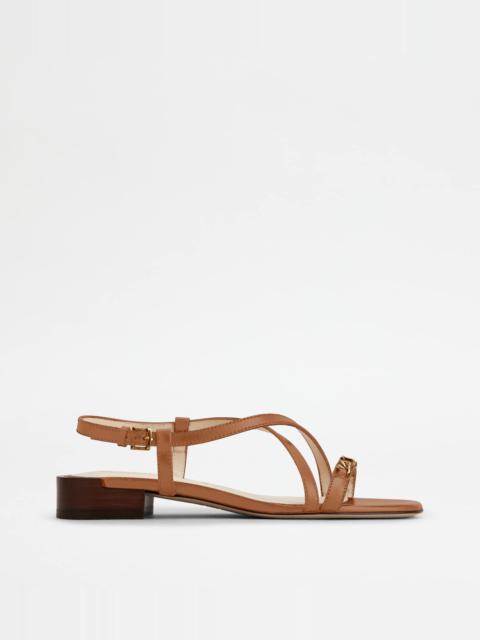 SANDALS IN LEATHER - BROWN