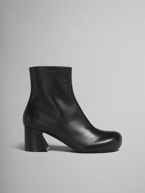 BLACK LEATHER ANKLE BOOT