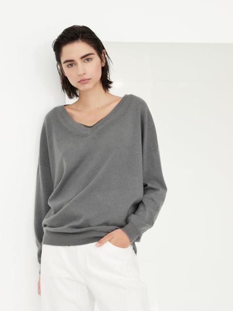 Cashmere sweater with shiny collar detail