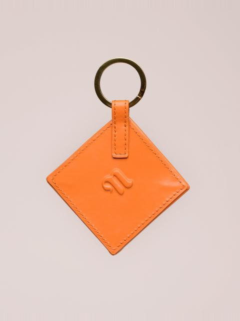 Nanushka QUINN - Patent vegan leather origami keychain - Orange