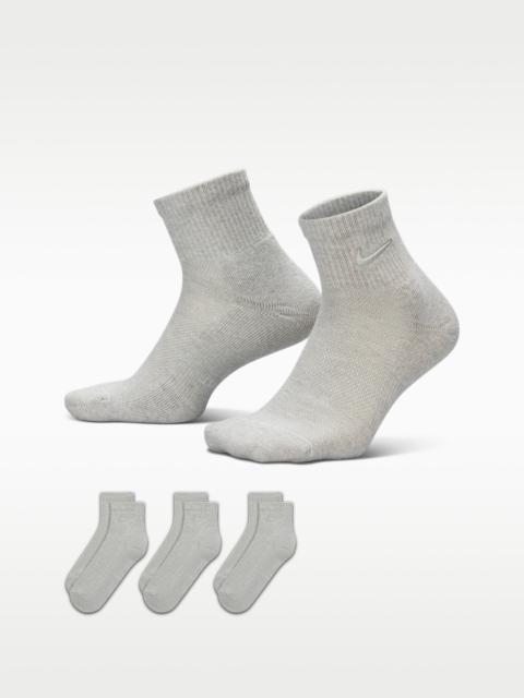 Nike Nike Everyday Elevated Ankle Socks (3 Pairs)
