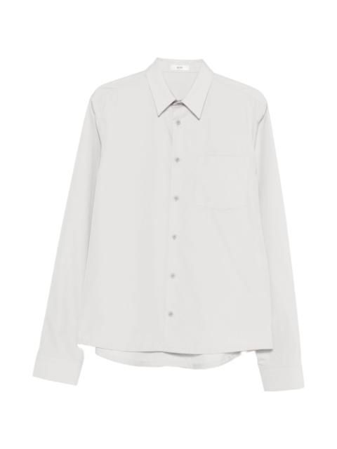 button-fastening pocket shirt