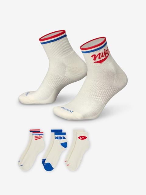 Nike Nike Everyday Plus Ankle Socks (3 Pairs)