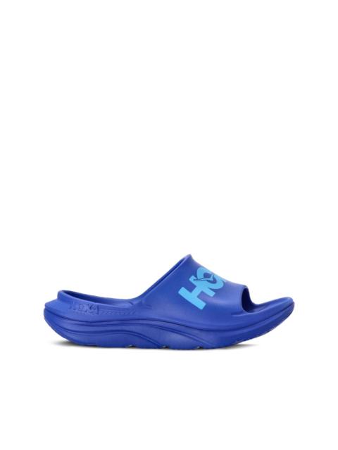 HOKA logo-motif slides