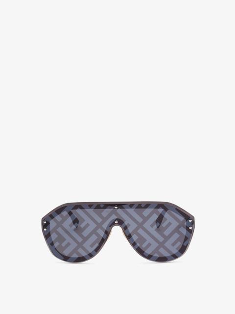 FENDI Gray sunglasses