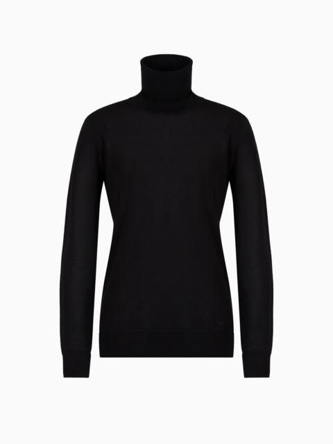 Pure virgin-wool rollneck