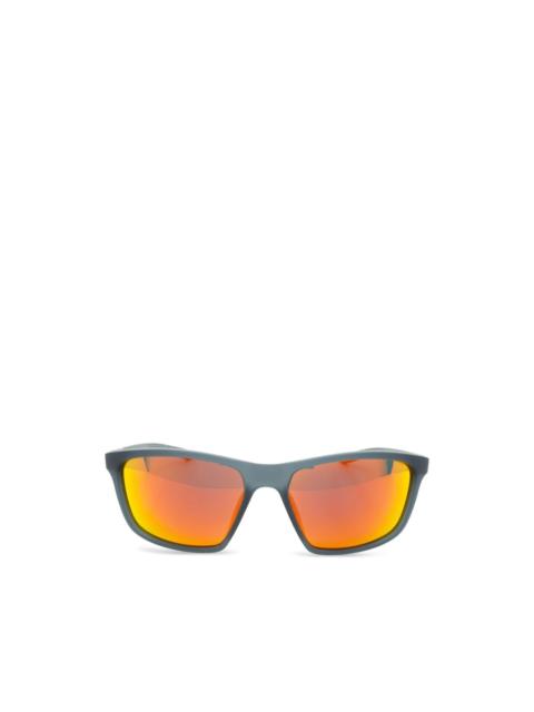 Nike Valiant logo-detail sunglasses