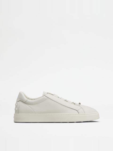 Tod's SNEAKERS IN LEATHER - WHITE