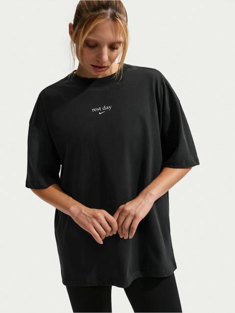 Nike Nike Women's Oversized Dri-FIT Short-Sleeve T-Shirt
