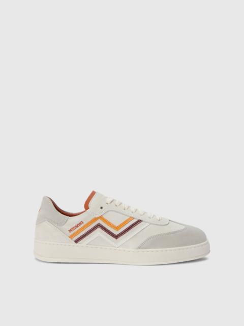 Sneakers with zigzag relief