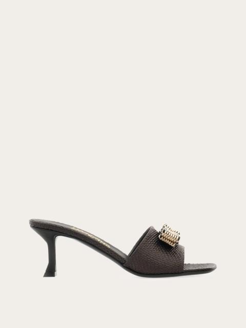 FERRAGAMO Raffia Vara bow slide