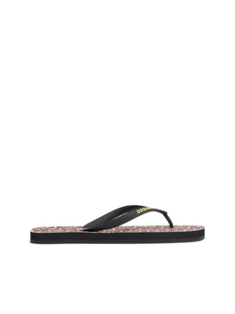 DSQUARED2 wild2 leopard print flip flops