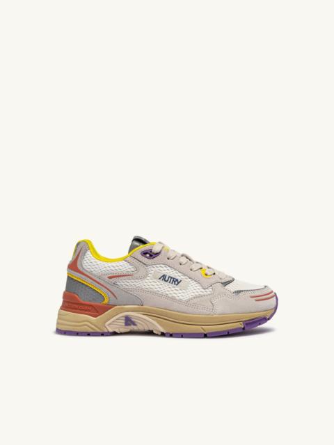 AUTRY HYPERWAY SNEAKERS IN WHITE AND ARABESQUE SUEDE AND MESH