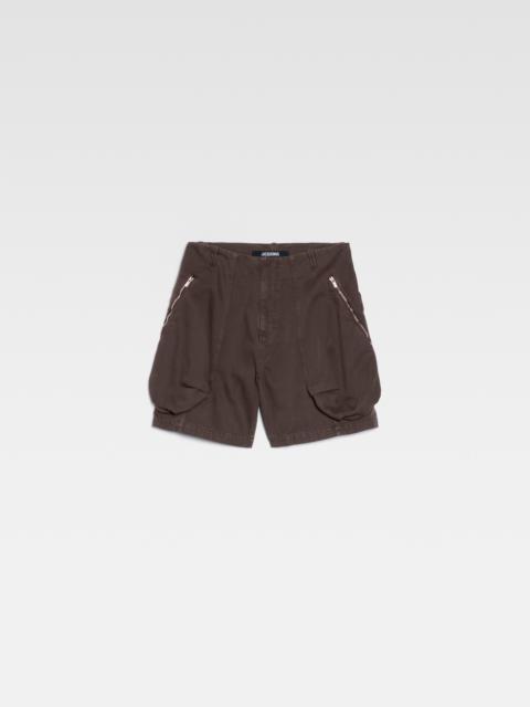 JACQUEMUS Le short cargo Croissant