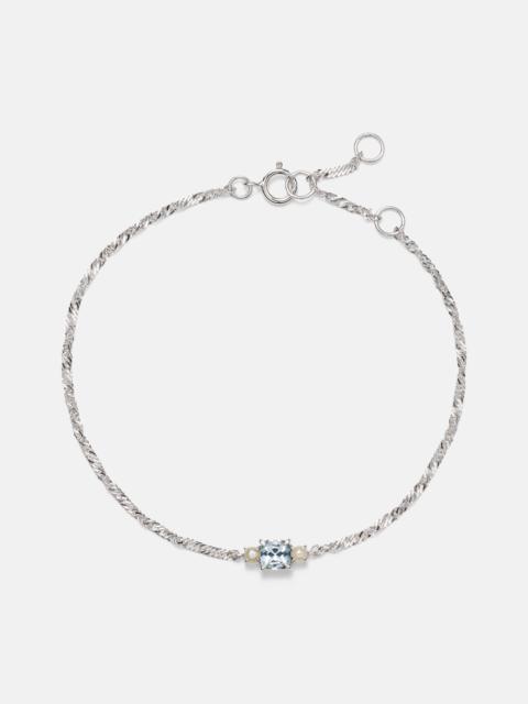 STONE AND STRAND Delicate 14kt white gold bracelet with aquamarine and pearls