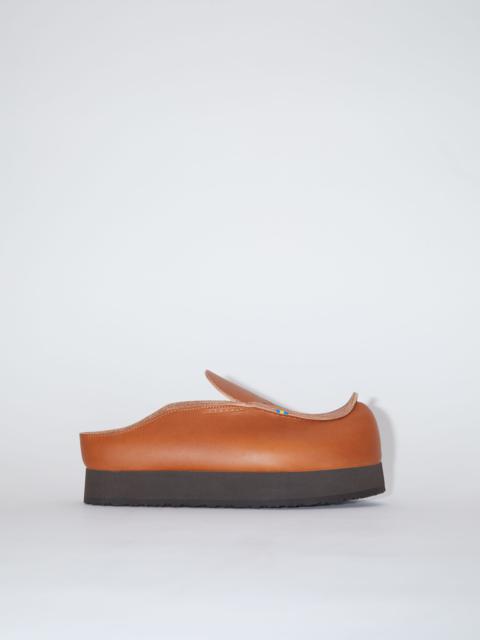Acne Studios Leather slip-on shoes - Cognac brown