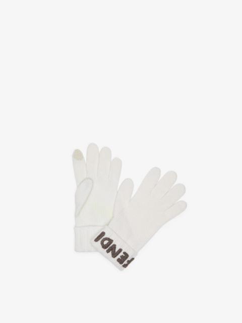 FENDI White wool gloves