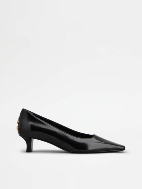 Tod's PUMPS IN LEATHER - BLACK