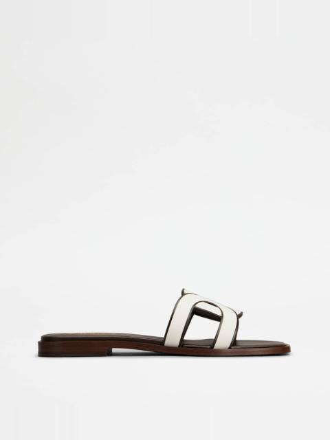 SANDALS IN LEATHER - WHITE