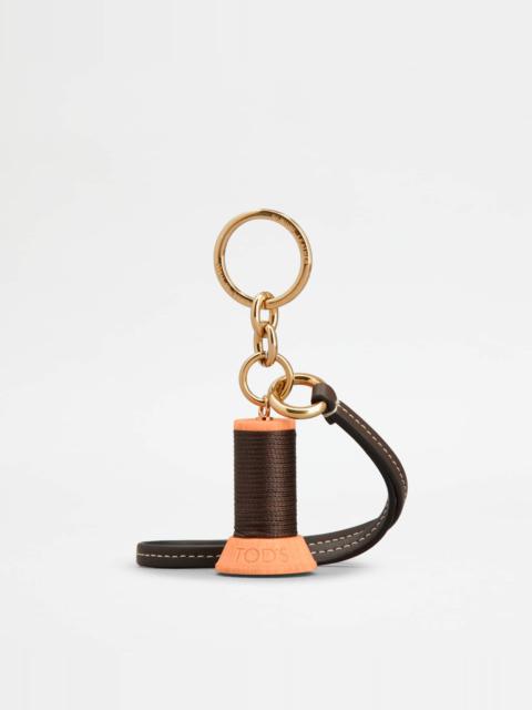 SPOOL PENDANT IN LEATHER - BROWN