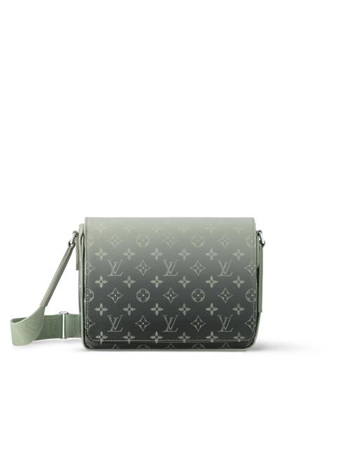 Louis Vuitton District PM