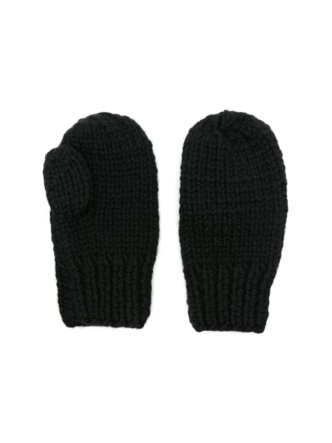 chunky-knit full-finger gloves