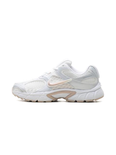 Nike V5 RNR WMNS "Summit White / Silt Red" HQ7901 110