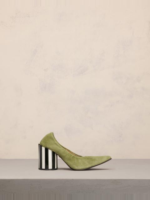 POINTED TOE PLEATED PUMPS