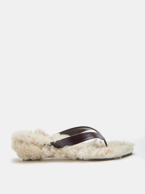 LE MONDE BÉRYL Micro Wedge Thong / Plum Leather with Latte Shearling