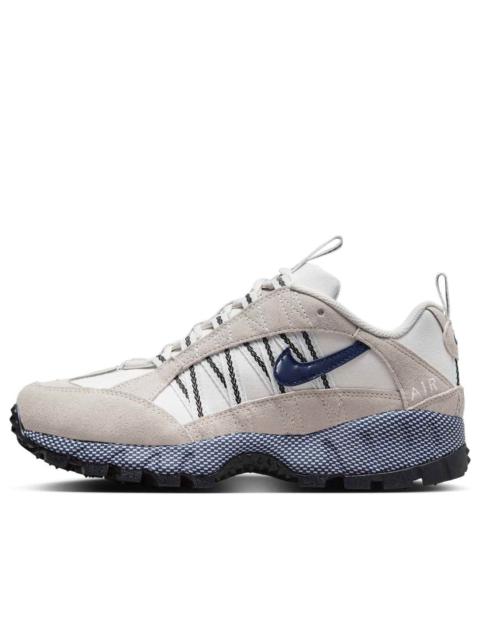 靴 Nike ACG Air Mada Low Light Stone Nike ACG Air Mada Low 
