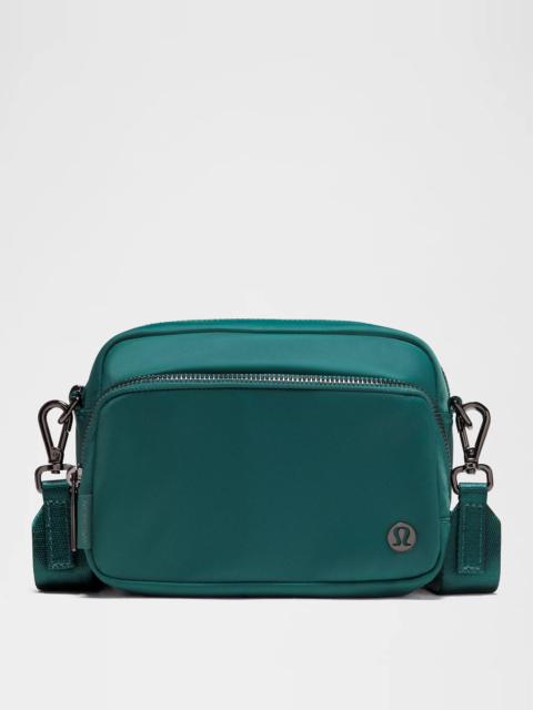 lululemon Everywhere Crossbody Bag 2L *Metal Hardware