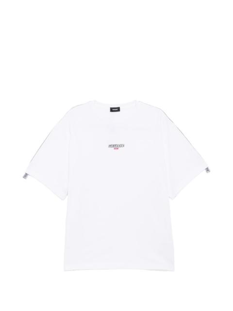 We11done logo-embossed T-shirt