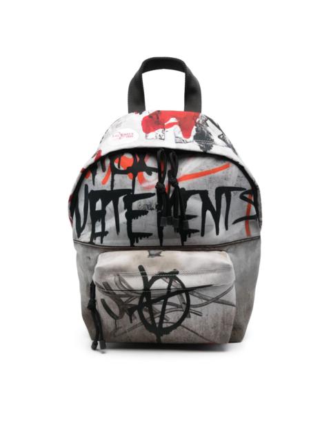 VETEMENTS Anarchy logo-print backpack