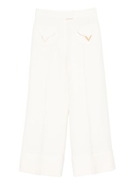 V-detail pocket trousers