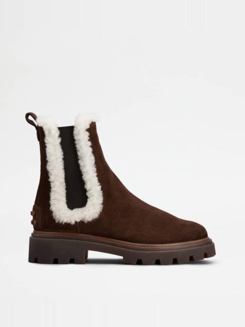Tod's TOD'S CHELSEA BOOTS IN SUEDE AND SHEEPSKIN - BROWN