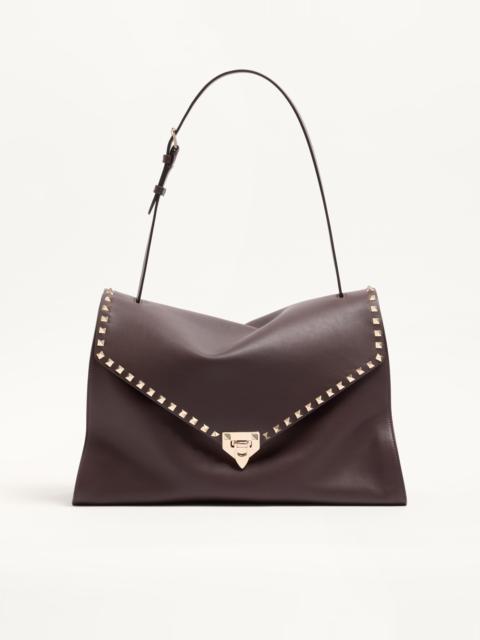 Valentino VALENTINO GARAVANI ROCKSTUD MAXXING LARGE SHOULDER BAG IN SMOOTH CALFSKIN