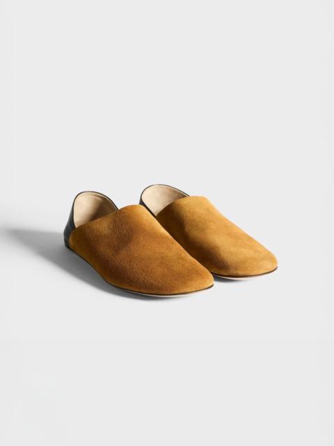 JW Anderson WOMENS SLIPPER MULE IN CARAMEL & BLACK
