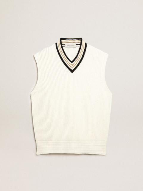 V-neck vest in papyrus-colored cotton yarn